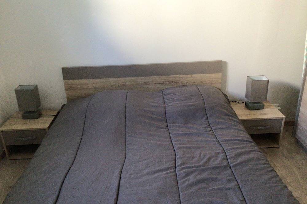 Appartement en rez-de-chaussé dans villa entre rivière et centre ville in Ruoms, Ardèche
