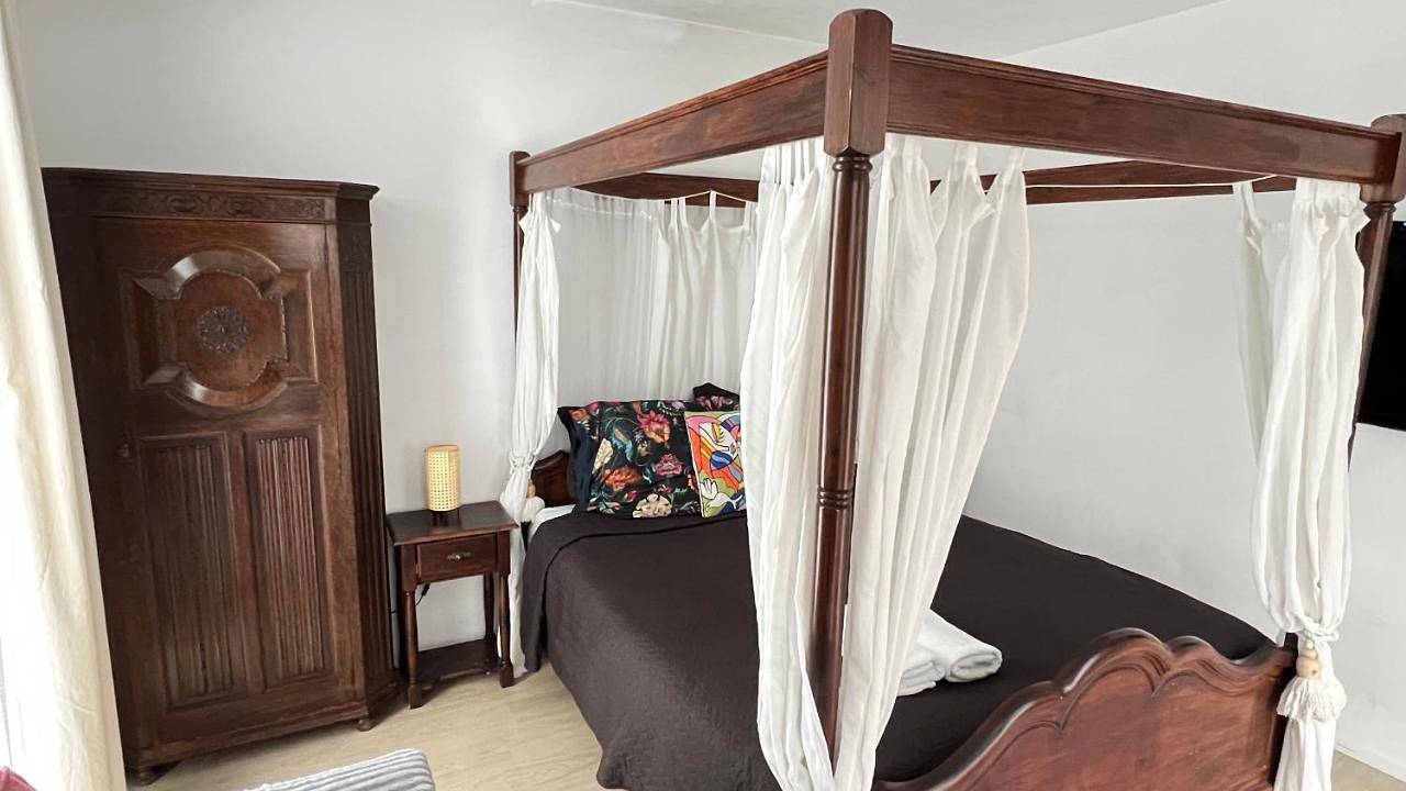 Appartement de vacances entier, Two nice rooms in residential area with private bathroom in Côte hollandaise