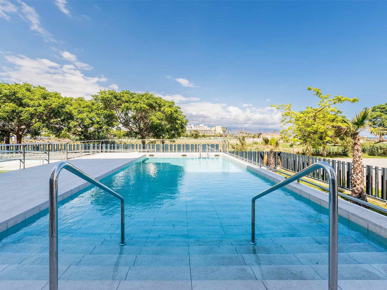 Entire apartment, Apartment in Torre del Mar, 2 bedrooms, air conditioning, parking in Torre del Mar, Costa del Sol