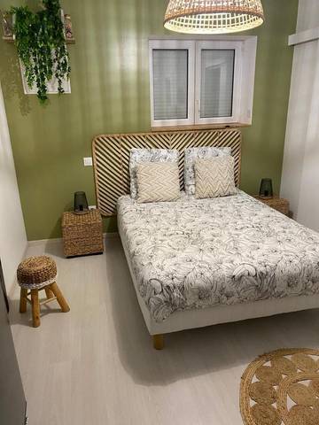 Cottage pour 2 personnes, avec terrasse et jardin à Yvré-l'Évêque
