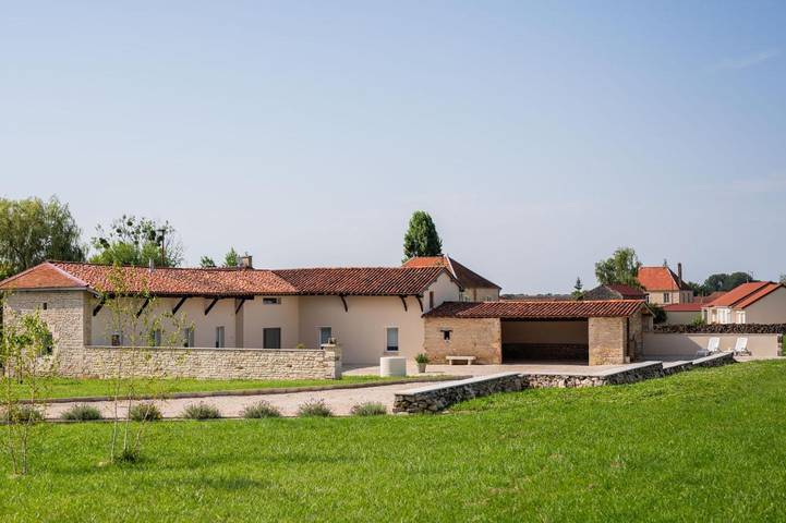 Location de vacances pour 8 personnes, avec Terrasse ainsi que Jardin et Vue dans Chaumesnil