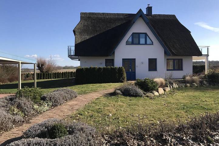 Ferienhaus für 7 Personen, mit Whirlpool und Sauna sowie Balkon und Garten