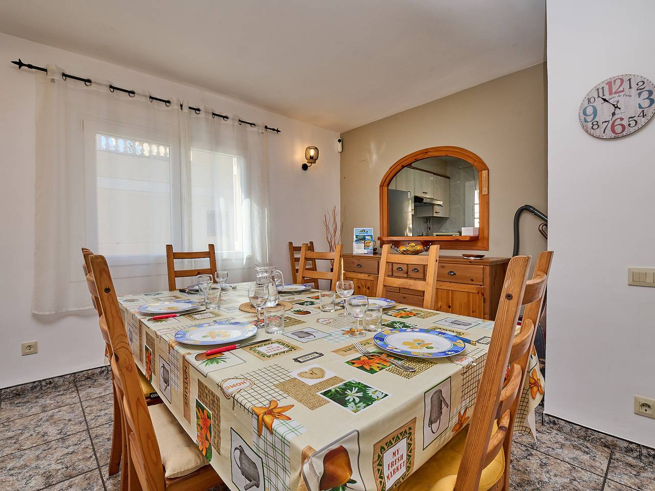 Villa en Lloret del Mar para 8 personas con piscina privada y aparcamiento in Aiguaviva Parc, Lloret de Mar