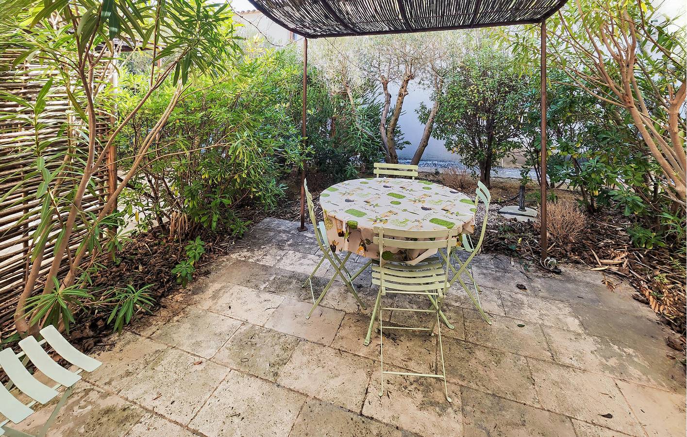 Appartement confortable avec WiFi, lave-linge, climatisation et parking - 2,5km de Tournissan in Saint-Laurent-de-la-Cabrerisse, Région de Narbonne