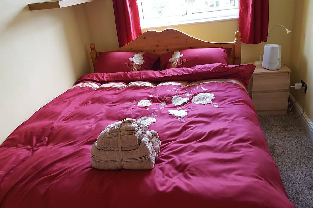 Entire apartment, Lovely Apartment near Water Parks in South Cerney, Gloucestershire