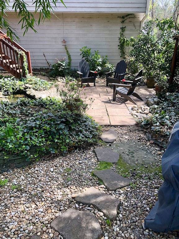 Ganze Wohnung, Luxurious Private Studio Get-away w/ Hot Tub, Koi Pond & Fire Pit! in Acworth, Cobb County