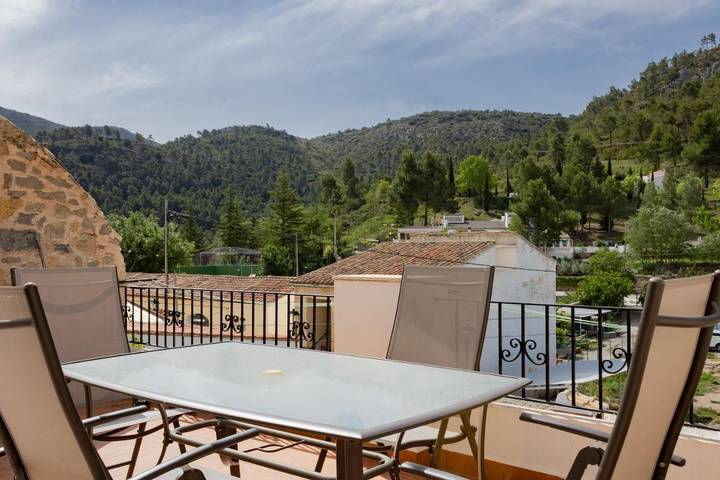 Apartamento de vacaciones para 7 personas, con vistas y terraza en Los Serranos
