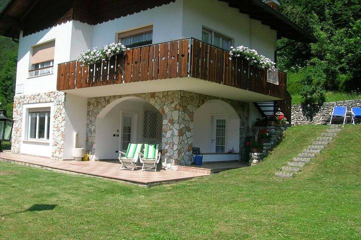 Appartement entier, House 40 sqm max 4 people, ground floor [Pur area] 100 mt from the lake in Pur (Ledro), Ledro