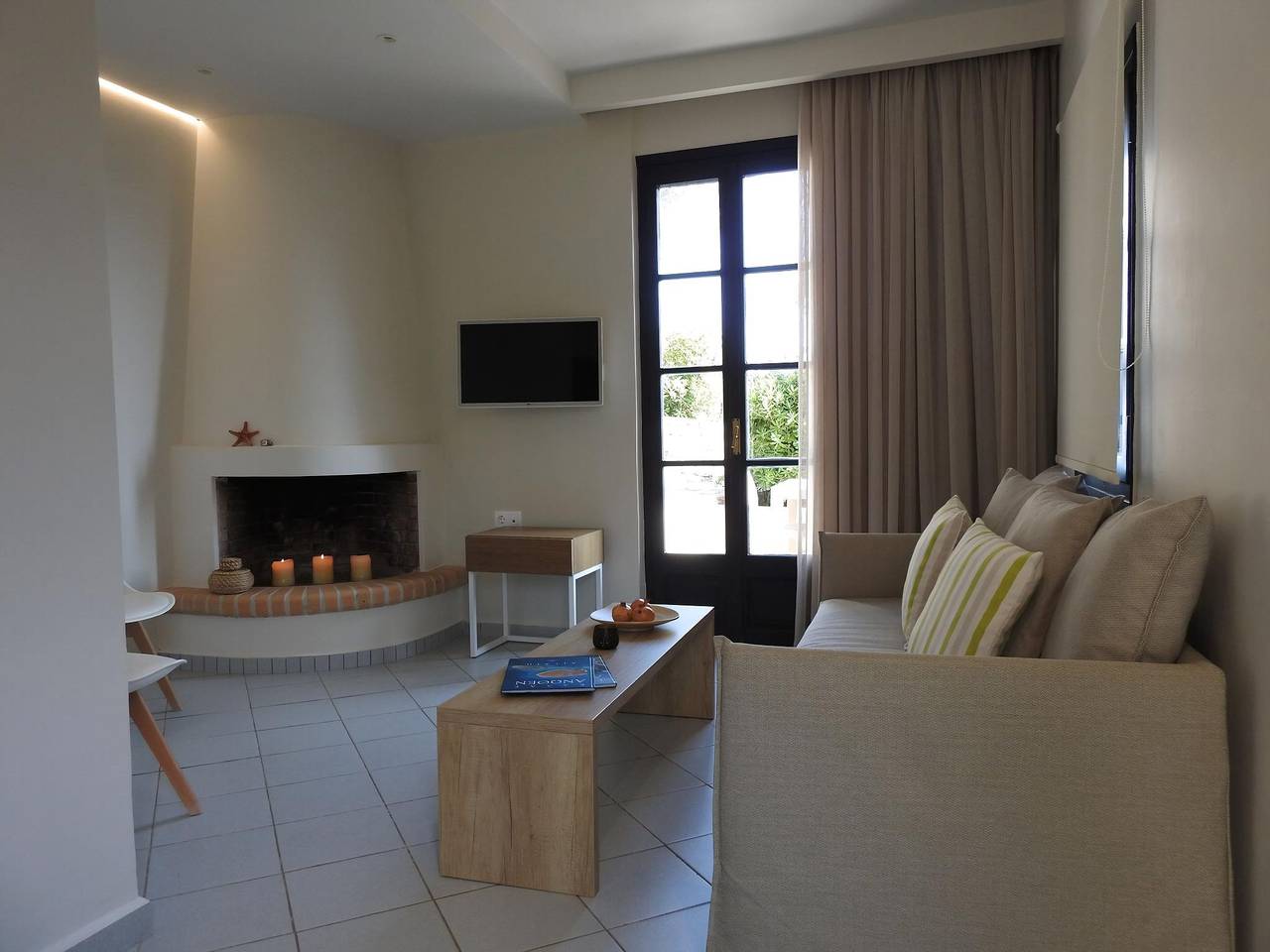 Charming Crete Villa | Superior Villa with Sea View | 1 Bedroom | Wonderful Sea Views & Authentic Interior | Stalis in Stalida, Iraklio-Heraklio region