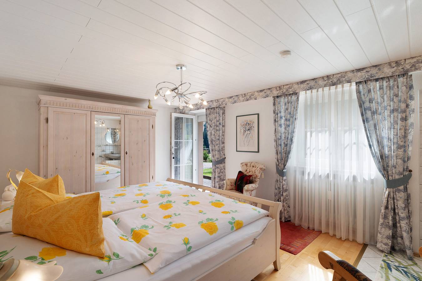 Ganze Wohnung, Ferienwohnung '2' mit privater Terrasse, Gemeinschaftsgarten und Wi-Fi in Enzklösterle, Nordschwarzwald