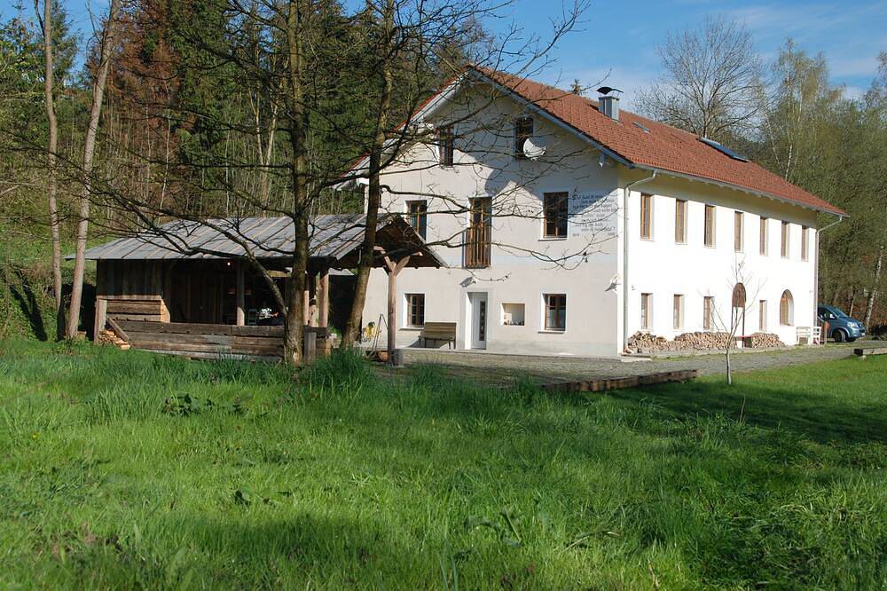 Gemütliches Ferienhaus, direkter Zugang zur Ohe, Grundstück zur Alleinnutzung in Schönberg (Bayern), Ostbayern