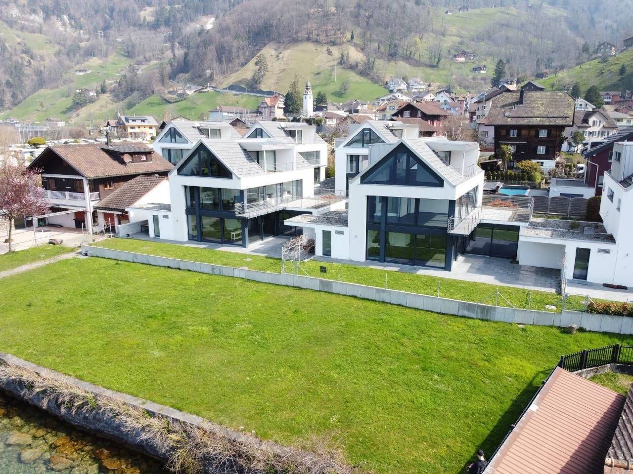 Villa am See in Sisikon, Lago de los Cuatro Cantones