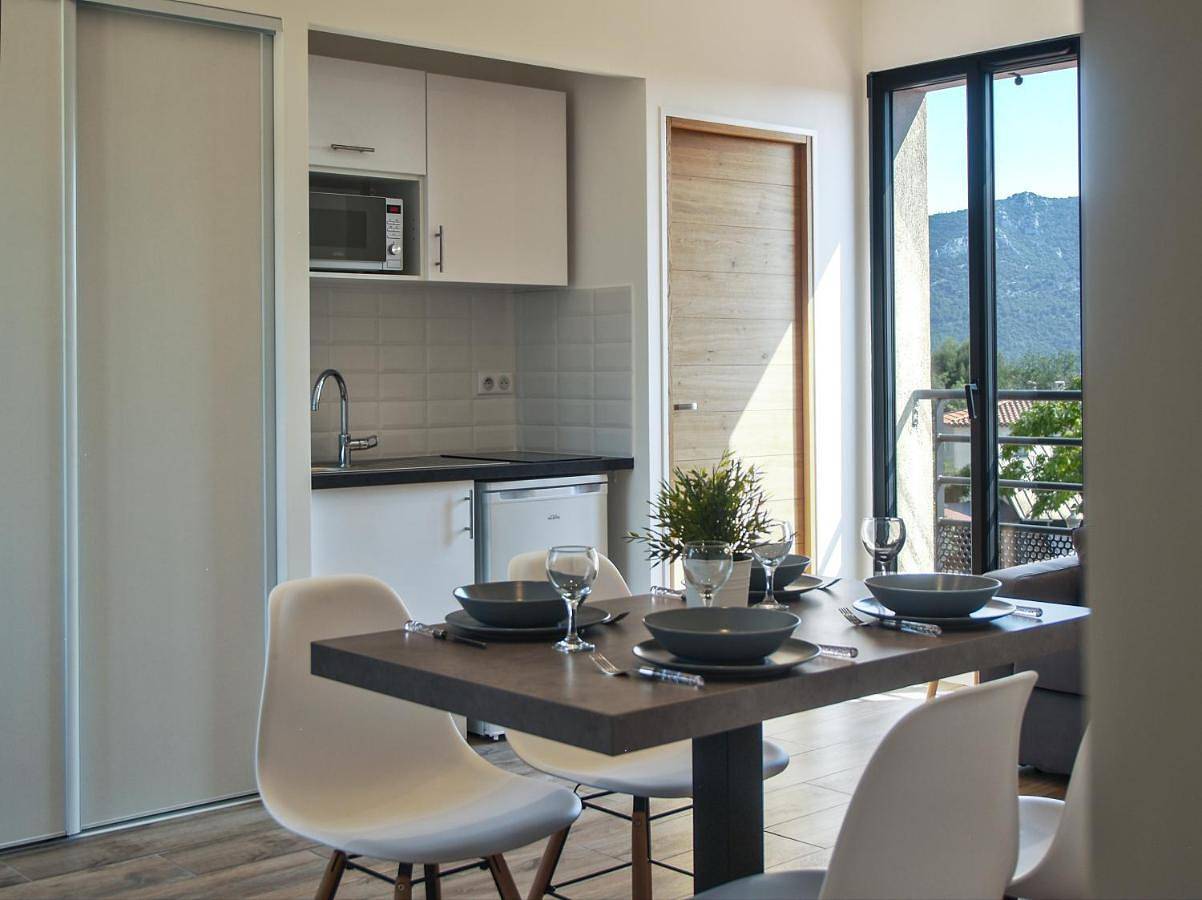 Appartement entier, Superior Apartment in Gémenos, Côte méditerranéenne (France)