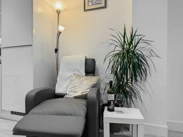 Log Cabin for 4 People in Littlehampton, West Sussex, Photo 4