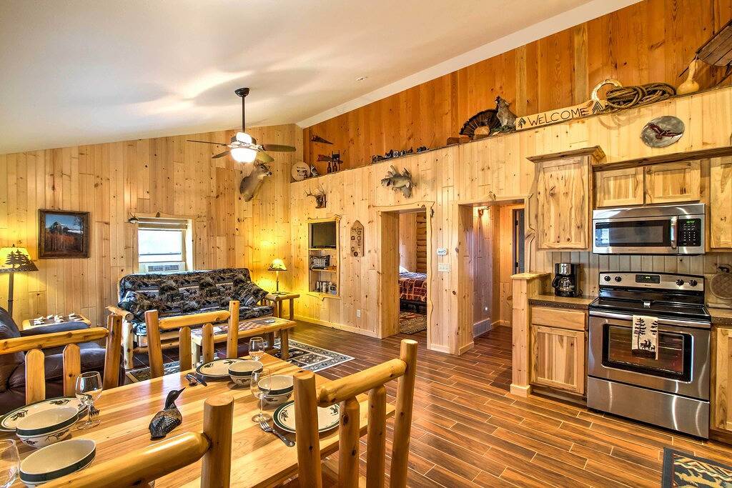 Gemütliche Ferryville Hütte mit Veranda in der Nähe von Angeln! in Crawford County (WI)