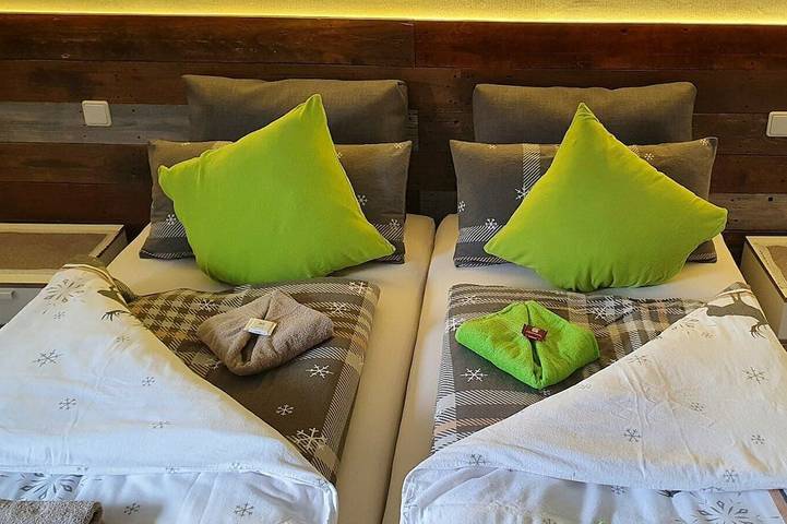 Ferienwohnung für 5 Personen, mit Whirlpool und Terrasse sowie Sauna und Garten in Naturpark Lahn-Dill-Bergland - 2