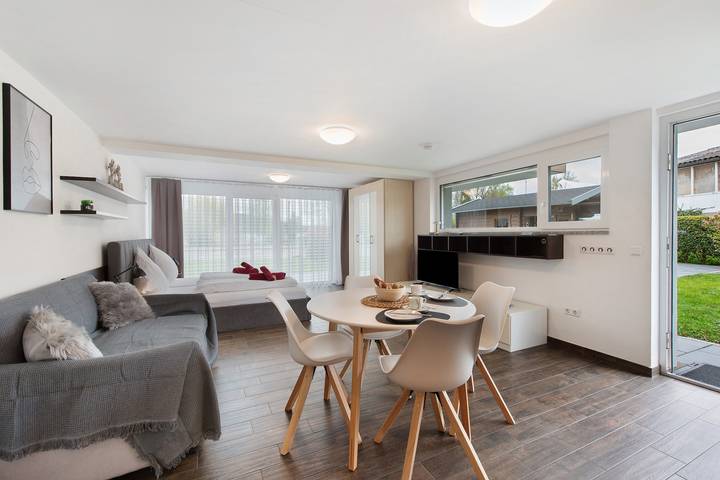 Ferienwohnung für 3 Personen, mit Garten und Seeblick, kinderfreundlich in Bodman-Ludwigshafen