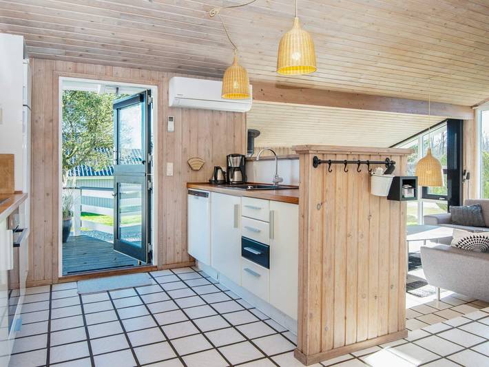 Ferienhaus für 8 Personen, mit Terrasse und Whirlpool sowie Sauna, kinderfreundlich in Pøt Strandby - 4