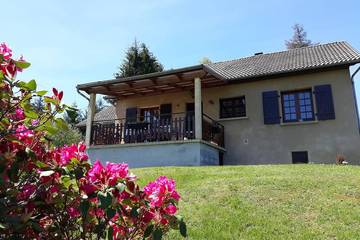 Gîte pour 4 personnes, avec jardin à Bort-les-Orgues