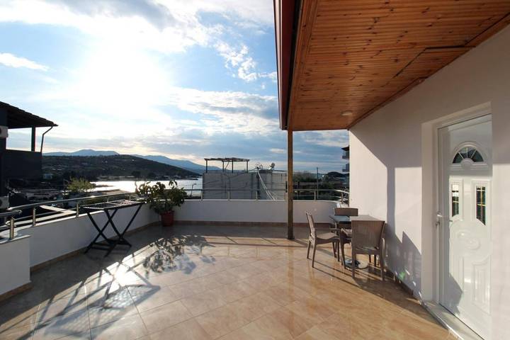 Appartamento per 4 persone, con Balcone e Terrazza nonché Panorama a Ksamil
