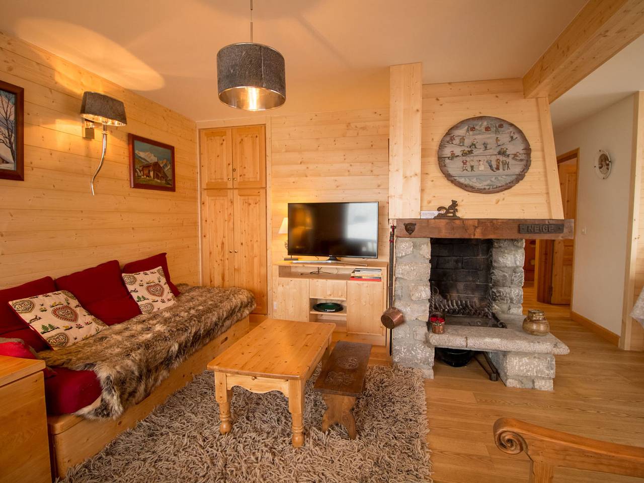 Entire apartment, Renovated 3* apartment in Méribel center with balcony and Wifi in Méribel, Les Allues