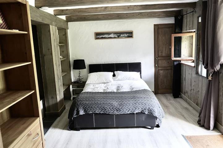 Popular stylish chalet. Great location. Spectacular Mont Blanc views. in Chamonix-Mont-Blanc, Bonneville e dintorni