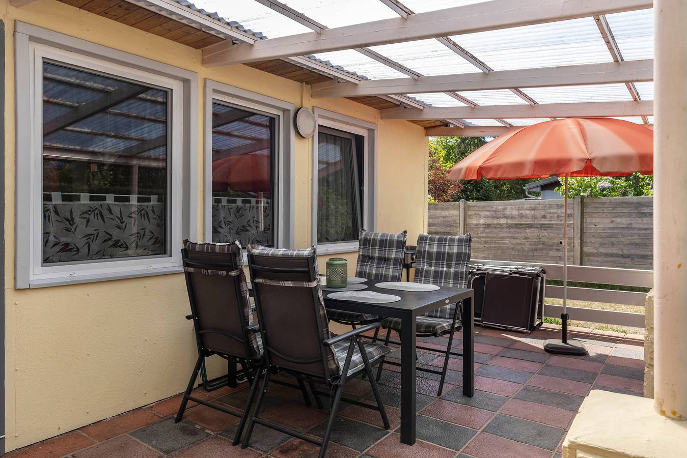 Holiday Home 'Ferienhaus Saturn' with Private Terrace, Private Garden and Wi-Fi in Ferchesar, Stechow-Ferchesar