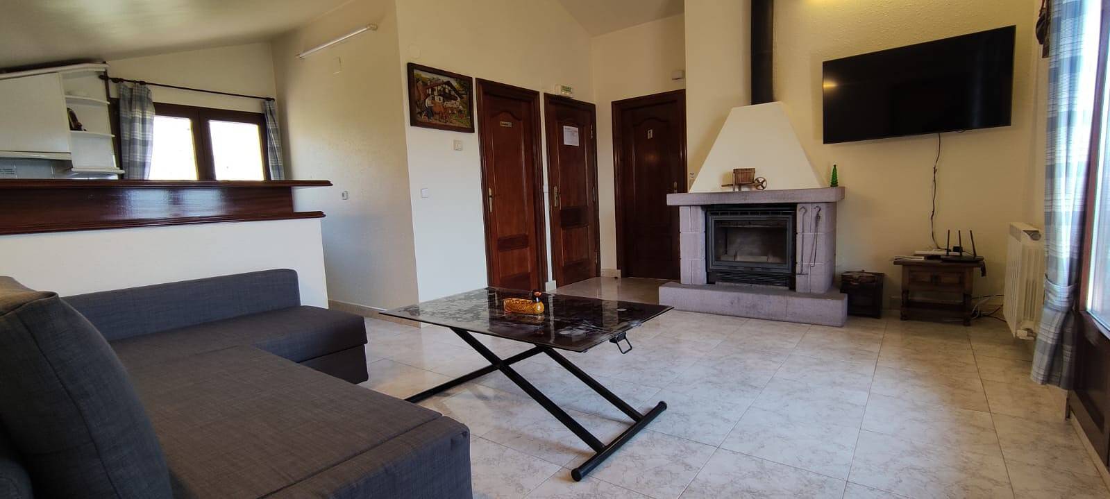 Landhuis 'Autxikoborda' met uitzicht op de bergen, privétuin en Wifi, foto 7