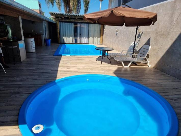 Casas e apartamentos de temporada para 4 pessoas, com terraço e piscina, com animais de estimação em Camboriú