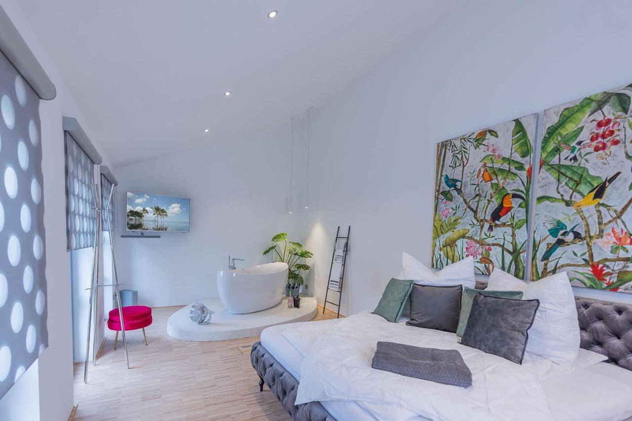 Ganze Wohnung, Luxus Wellness Loft - 245qm - Designwohnen im Zentrum in Gütersloh, Nordrhein-Westfalen