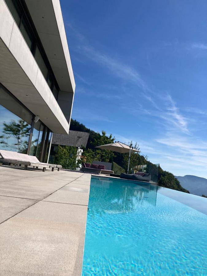 Attersee Luxury Design Villa with dream views, large Pool and Sauna in Nußdorf am Attersee, Bezirk Vöcklabruck
