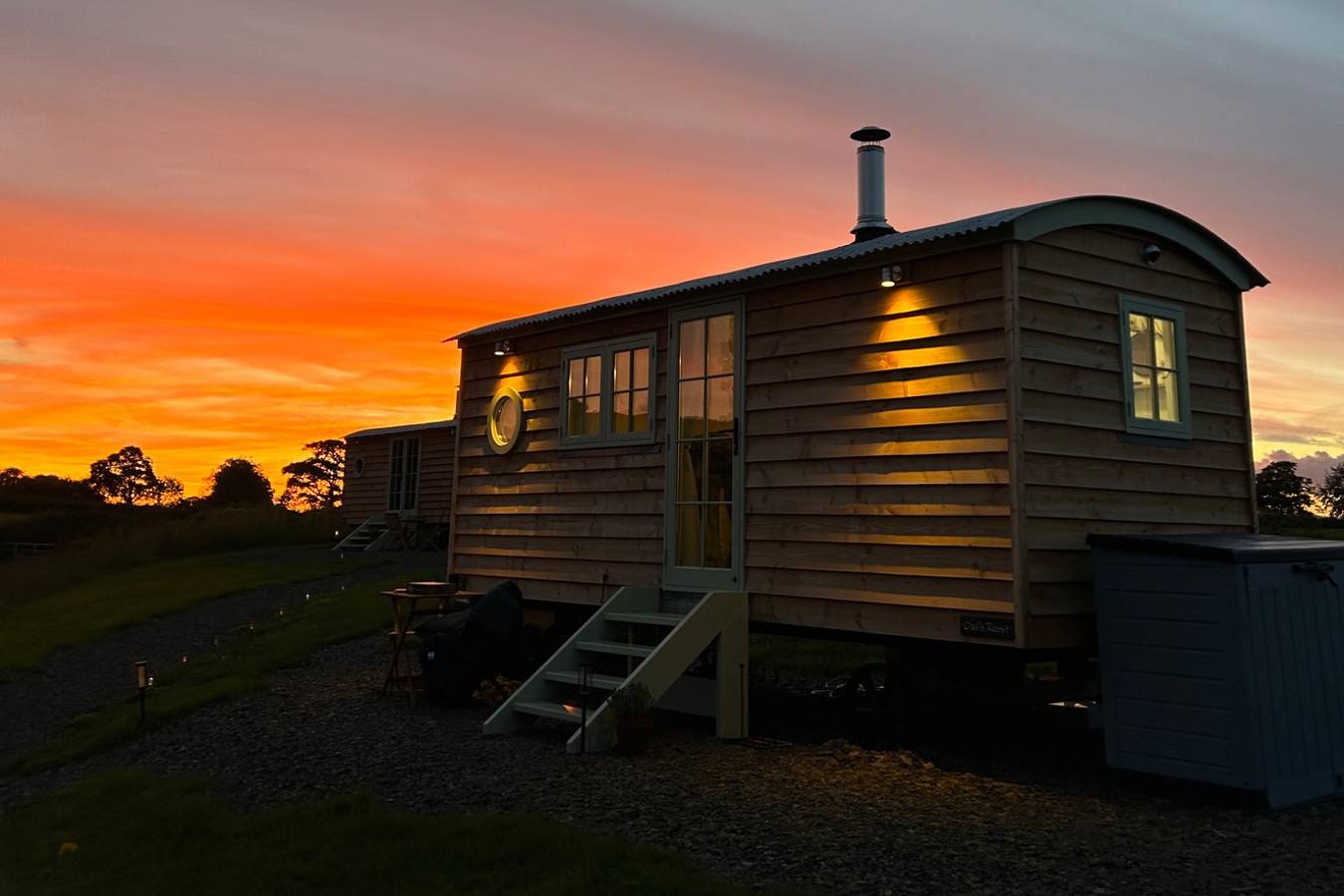 Cosy Owls Roost Hut with Private Hot Tub in Chittlehampton, Devon
