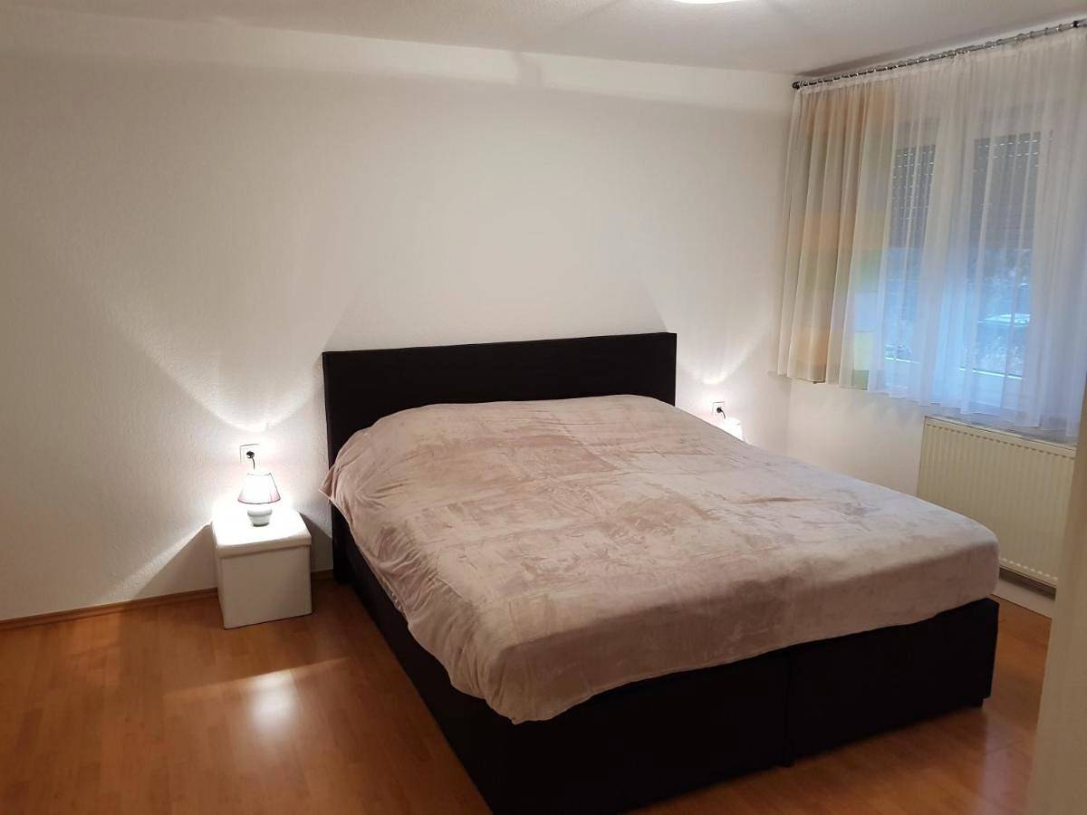 Ganze Wohnung, One-Bedroom Apartment in Bad Cannstatt, Stuttgart