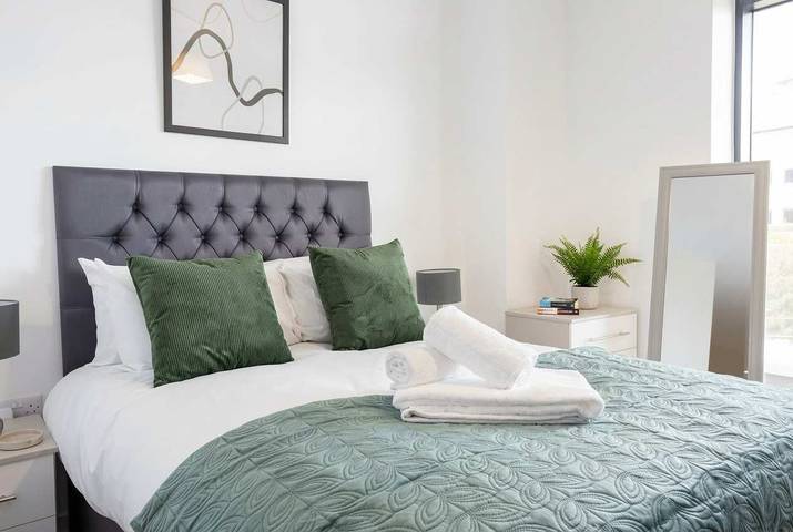 Ganze Wohnung, Bright Manchester Studio Apartment with Balcony in Greater Manchester
