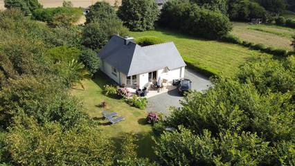 Gîte pour 4 personnes, avec jardin et terrasse, animaux acceptés à Lanmodez