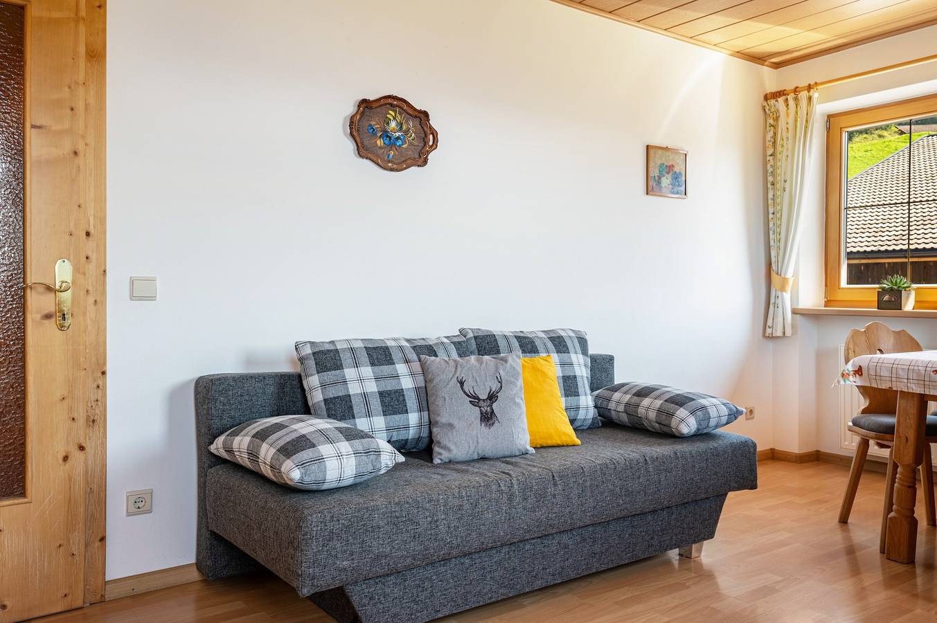Ganze Wohnung, Ferienwohnung "Mongaduierhof Panorama" mit Bergblick, Gemeinschaftsgarten und Wlan in Völs am Schlern, Dolomiti Superski