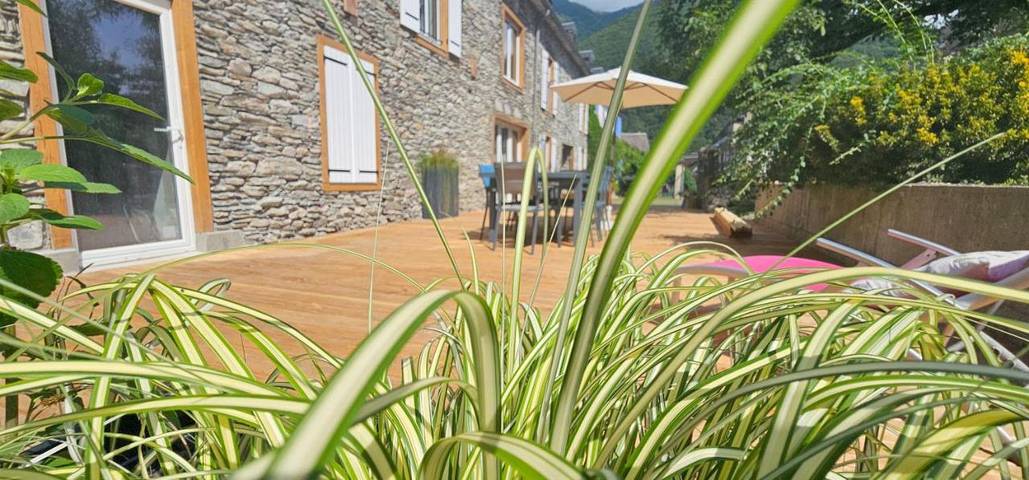 Gîte pour 8 personnes, avec vue ainsi que piscine et jardin à Antignac - 4