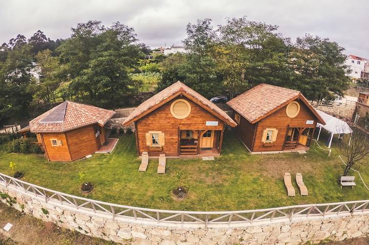 Cabaña de madera para 7 personas, con jardín además de piscina y terraza - 1