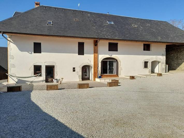 Gîte pour 4 personnes, avec jardin à Vaulx