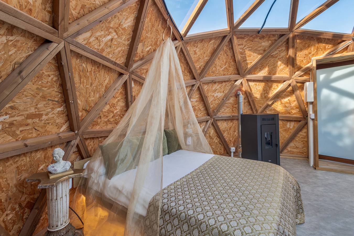 Apartamento entero, Apartamento 'Suite Atrium Bubble' con Terraza Privada, Wi-Fi y Aire Acondicionado in Canyelles (Barcelona), Garraf