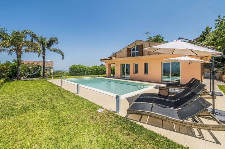 Villa con piscina per 10 persone, con piscina, con animali domestici in Provincia di Messina
