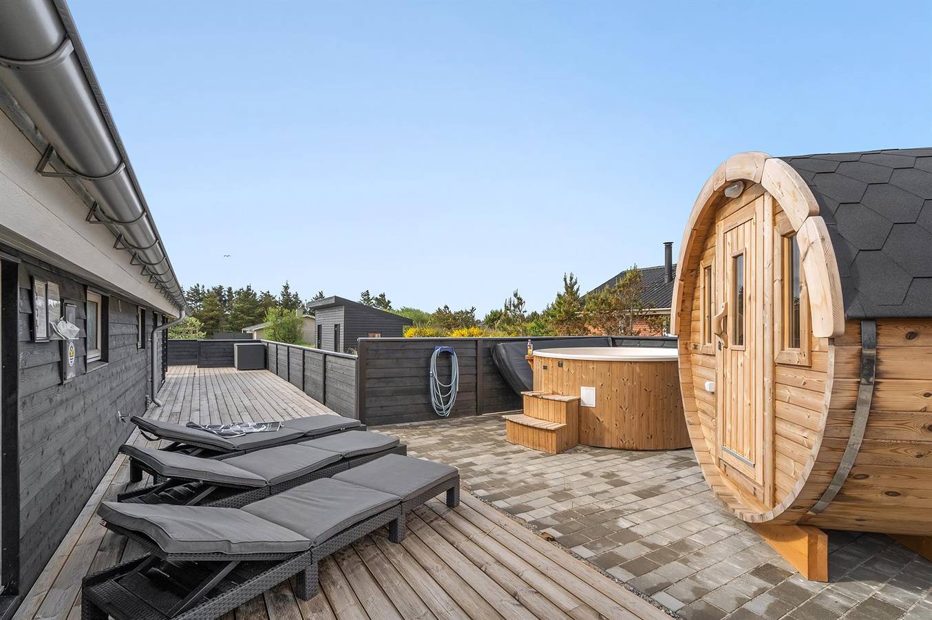 Nice home in Hvide Sande w/ Sauna, Wifi and 4 Bedrooms in Bjerregård, Holmsland Klit