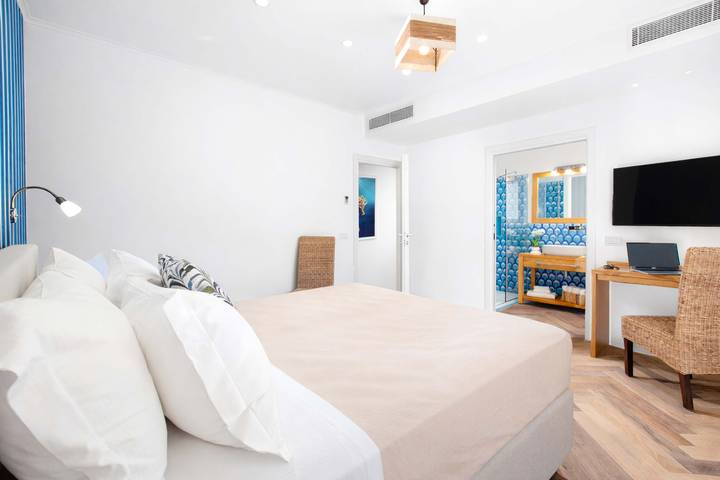 Gîte pour 6 personnes, avec Vue sur l’océan ainsi que Balcon et Terrasse à Sorrento - 4