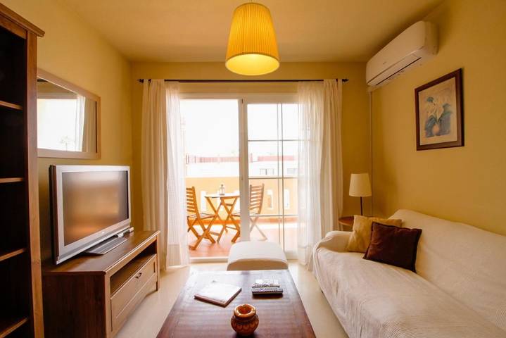 Apartamento para 2 personas, con balcón además de piscina y vistas en Mezquitilla