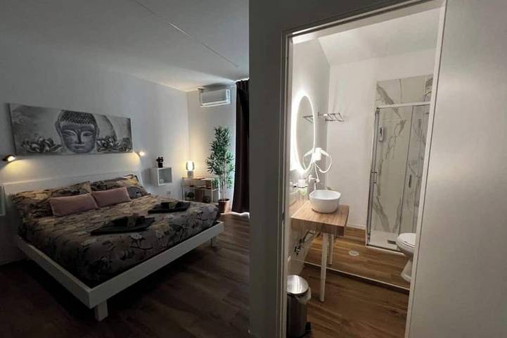 Relax in the heart of the historic district, with cozy rooms for overnight stays in Eboli, Province de Salerne