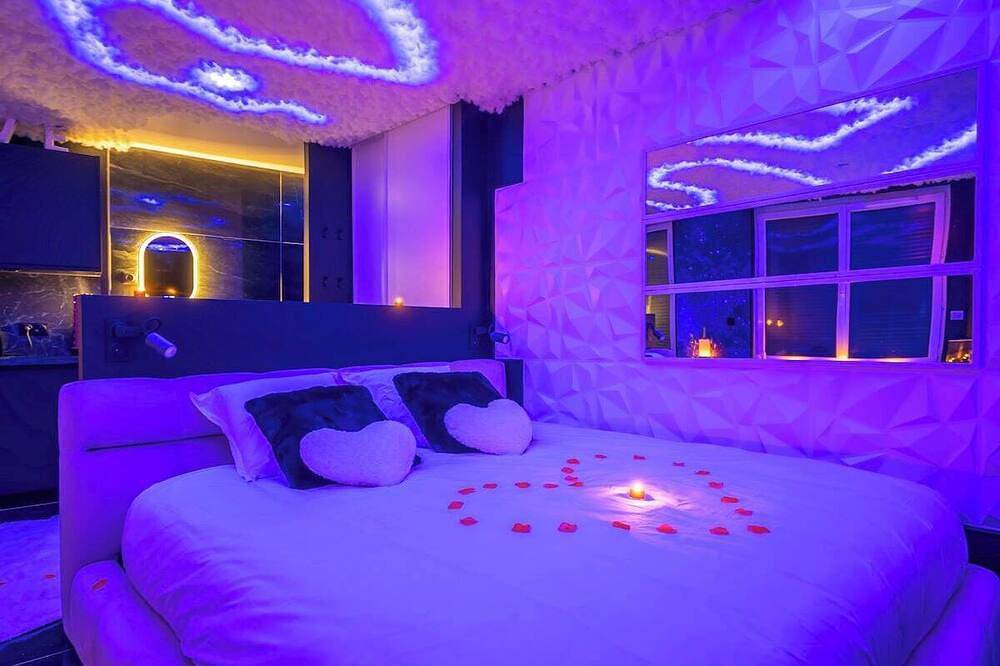 Apartamento entero, L'Etage des nuages - Jacuzzi & precious moments in La Flèche, Sarthe