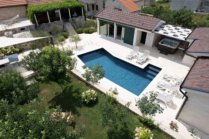 Villa Aurora in Makarska Riviera