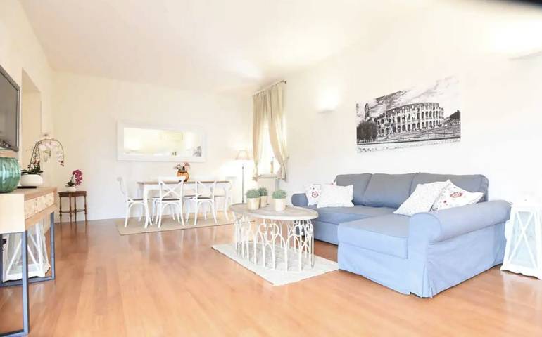 Holiday Home 'Romantic Apartment Metro Flaminio' with Wi-Fi and Air Conditioning in Rome, Rome Province