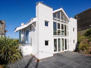 Cottage for 8 People in Polzeath, Cornwall, Photo 3