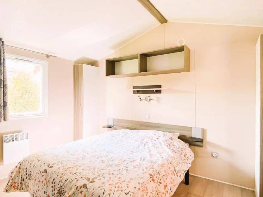 Camping Maeva Escapades de La Geres - Mobilhome 4 personnes - Andaro 32,50m² - Adapté pour personnes à mobilité réduite 4 personnes in Surgères, Région de Rochefort
